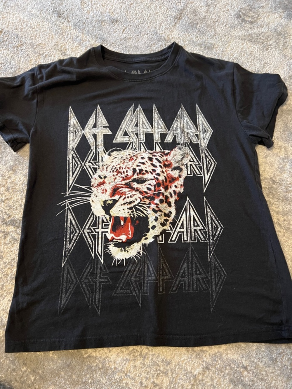 Def Leppard Black Short Sleeve Leopard Graphic Tee
